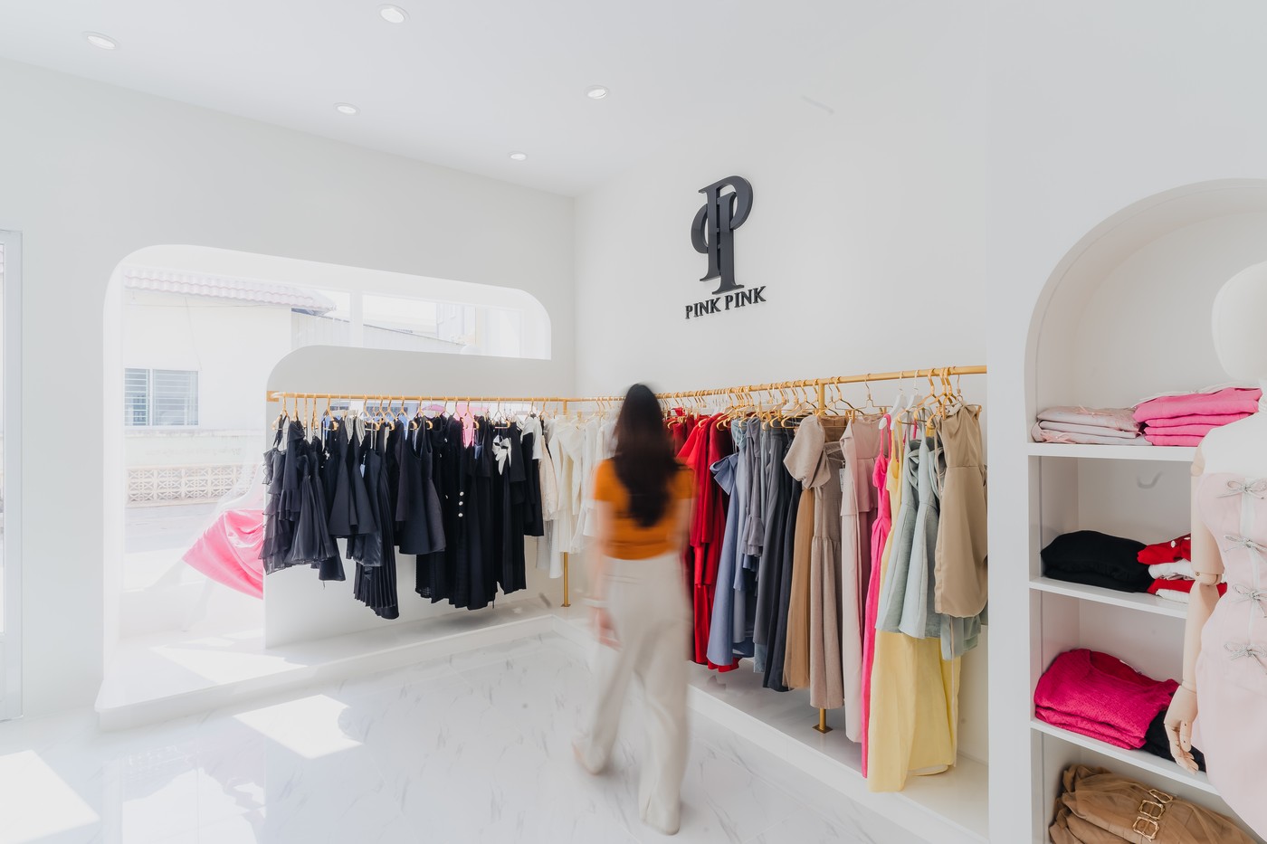 Clothing Store - Interior Design - image 2